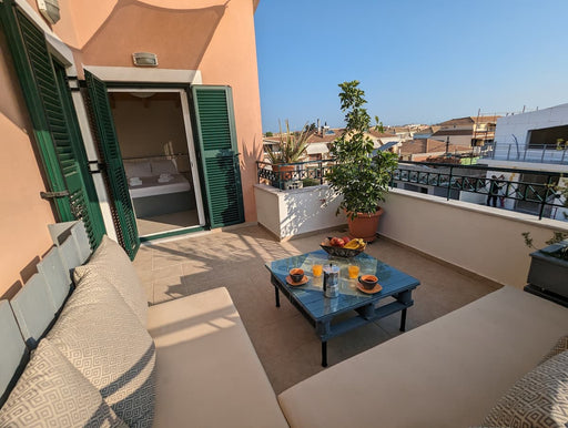 Kourtis Apartment