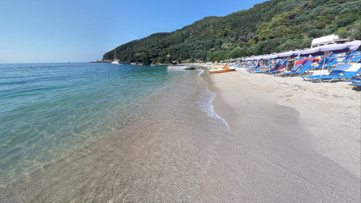 La spiaggia di Lichnos a Parga