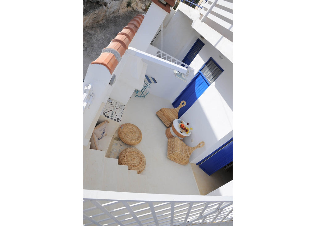 Casetta indipendente con verande esterne a Velanidia