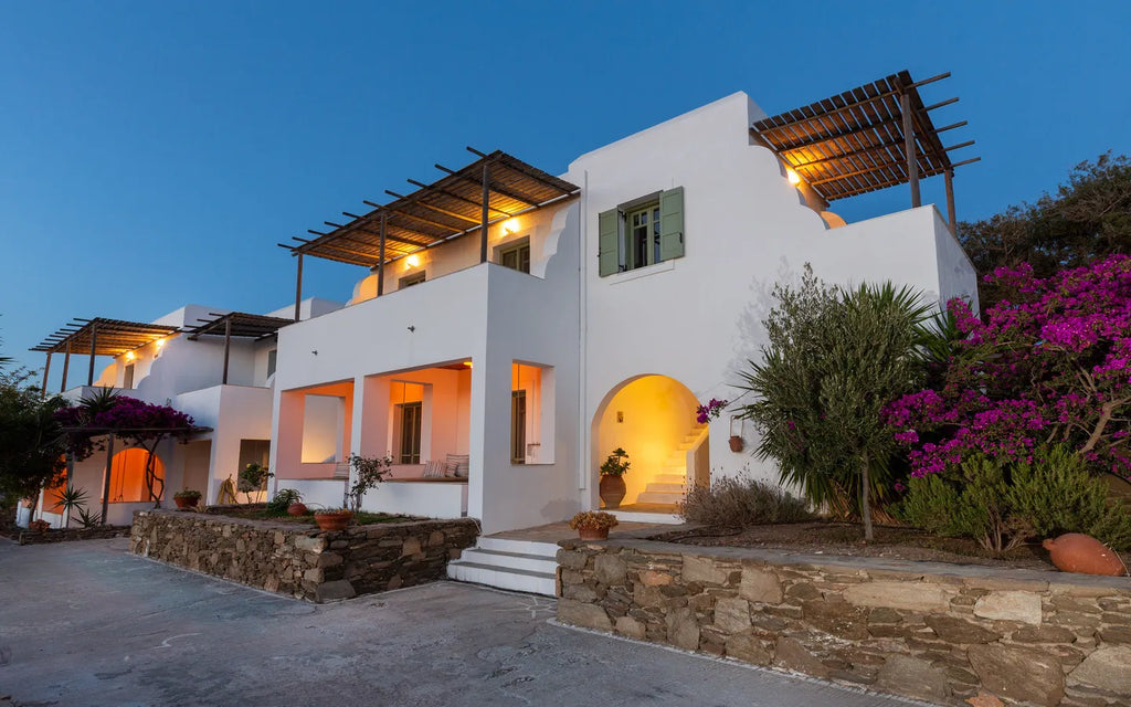 Schinoussa Ailouros Hotel