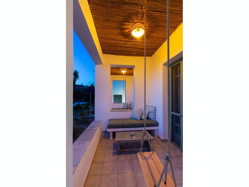 Schinoussa Ailouros Hotel