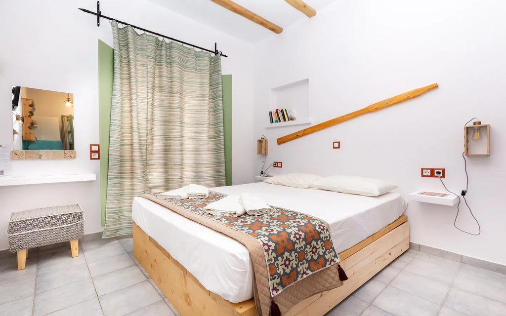 Schinoussa Ailouros Hotel