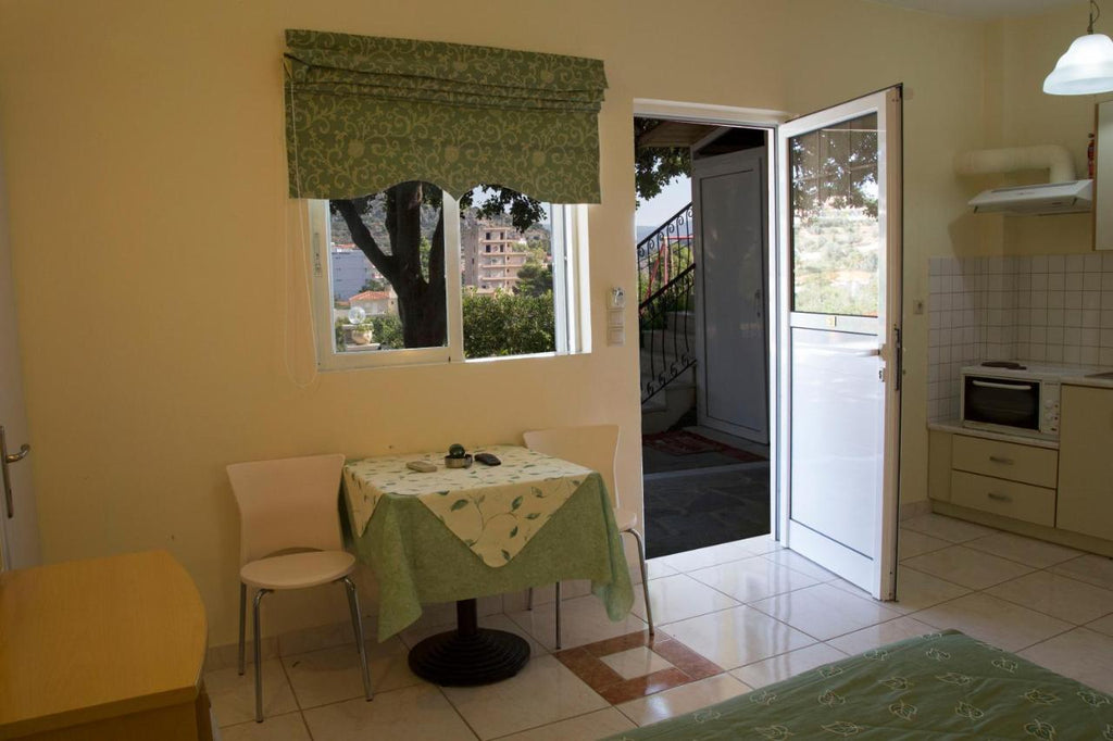 Tolo Alonia Studios & Maisonettes