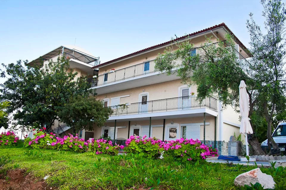 Tolo Alonia Studios & Maisonettes