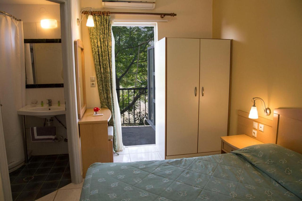 Tolo Alonia Studios & Maisonettes