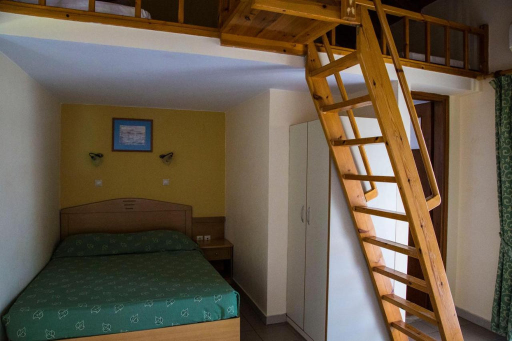 Tolo Alonia Studios & Maisonettes