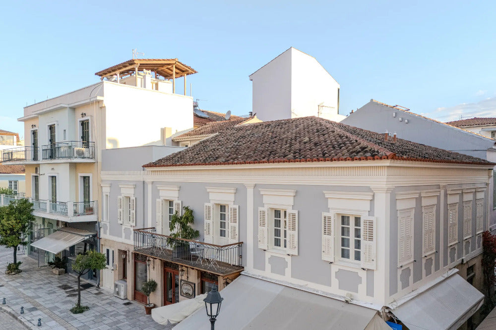Amalie Suites