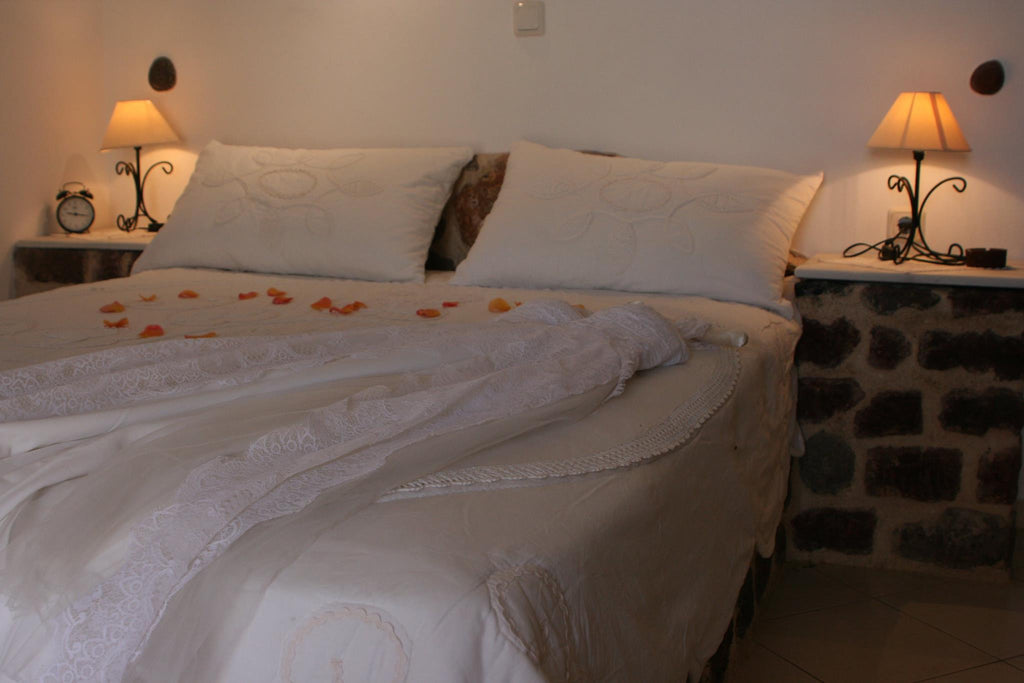 Anafi Roussou Studios