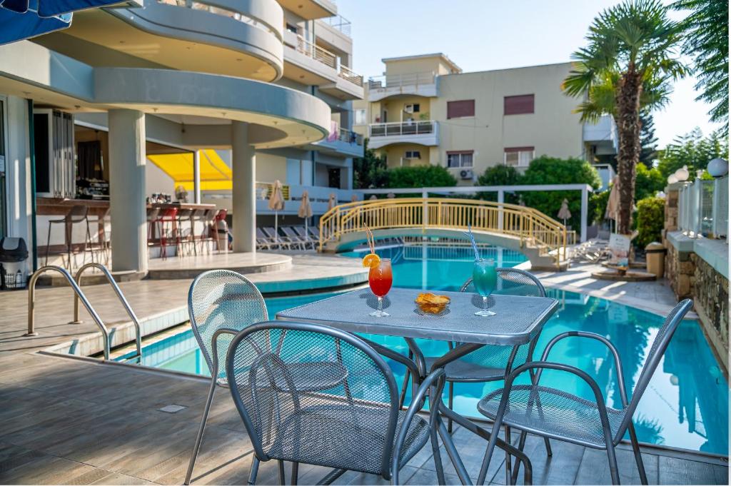 Hotel con piscina a Kos città