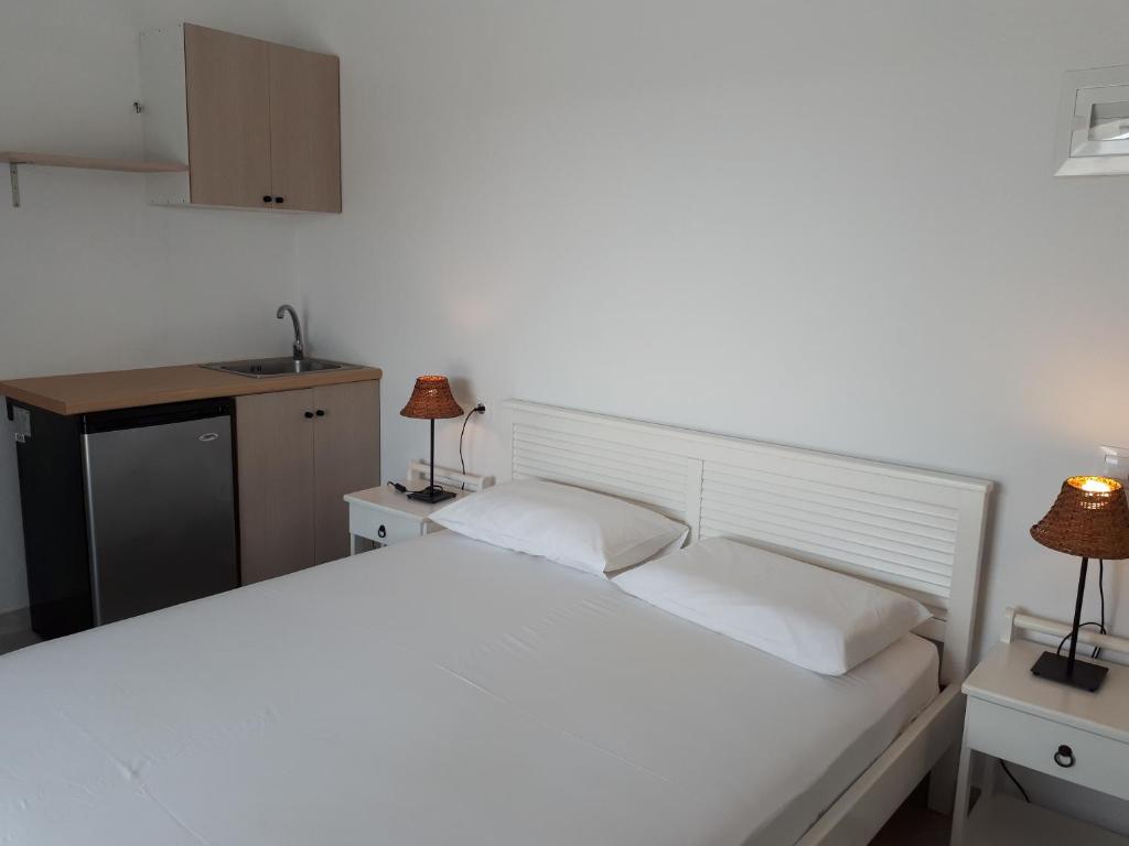 Anthi Studios Iraklia