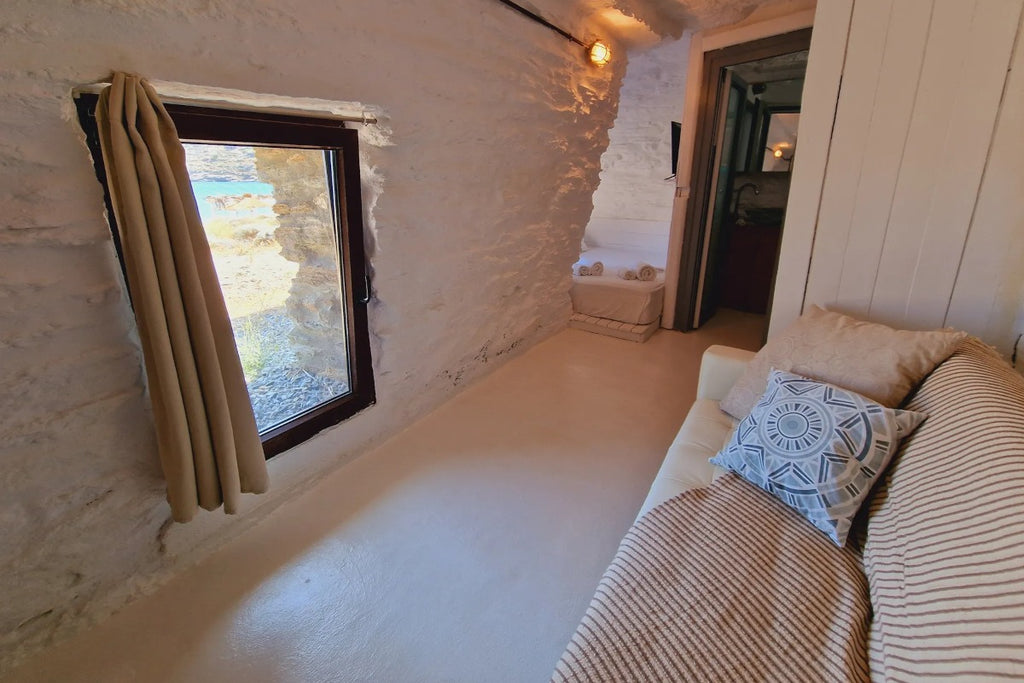 Casa con veranda sulla spiaggia a Kea