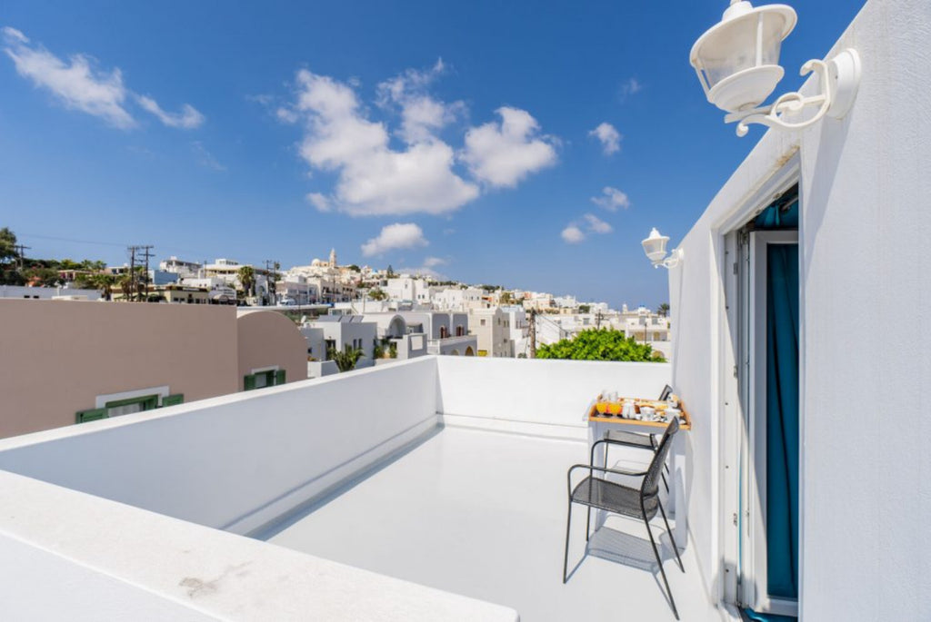 Central Fira Suites
