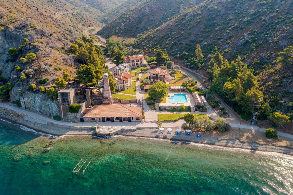 Evia Kaminos Resort