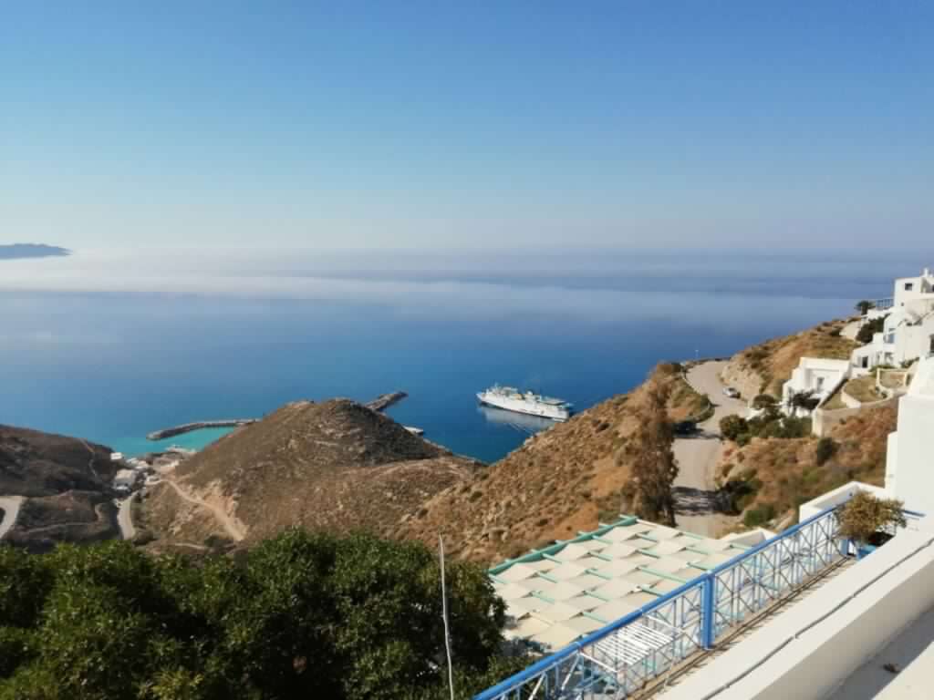 Flora's Rooms & Studios