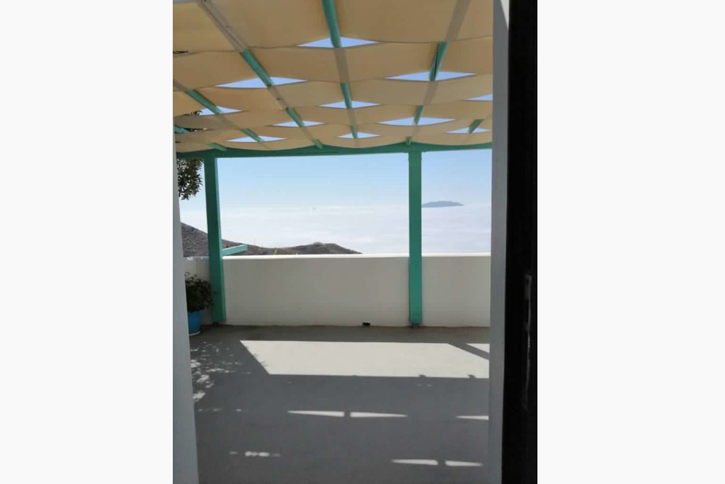 Flora's Rooms & Studios