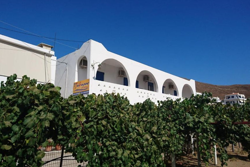 Monolocali a Kythnos vicino al porto