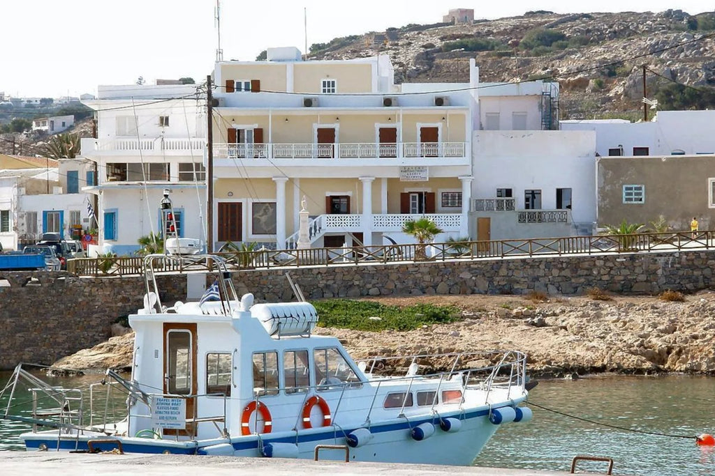 Hotel nel porto di Kasos