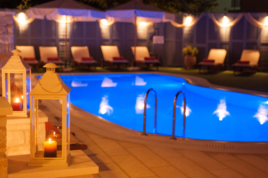 Hotel con piscina vicino al centro di Parikia