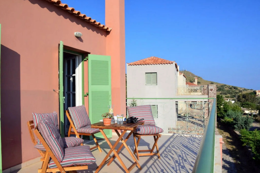 Villa con ampia terrazza a Egina