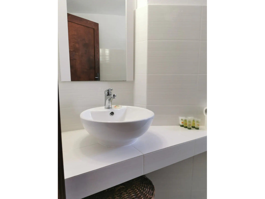 Moscha Studios Lipsi