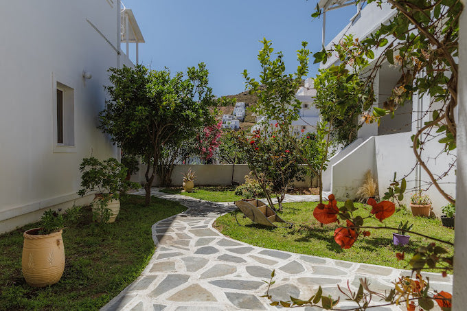 Livadi Studios Serifos