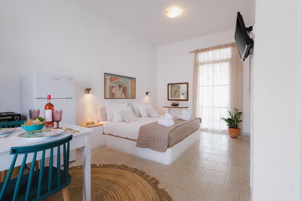 Livadi Studios Serifos