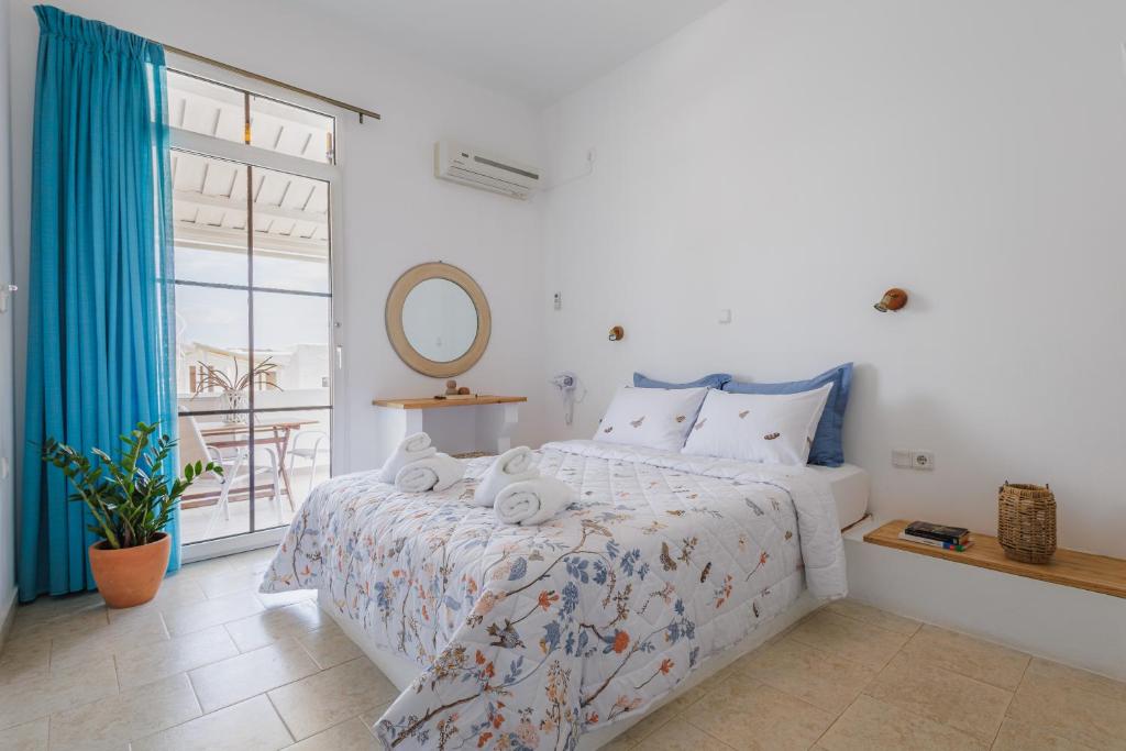 Livadi Studios Serifos