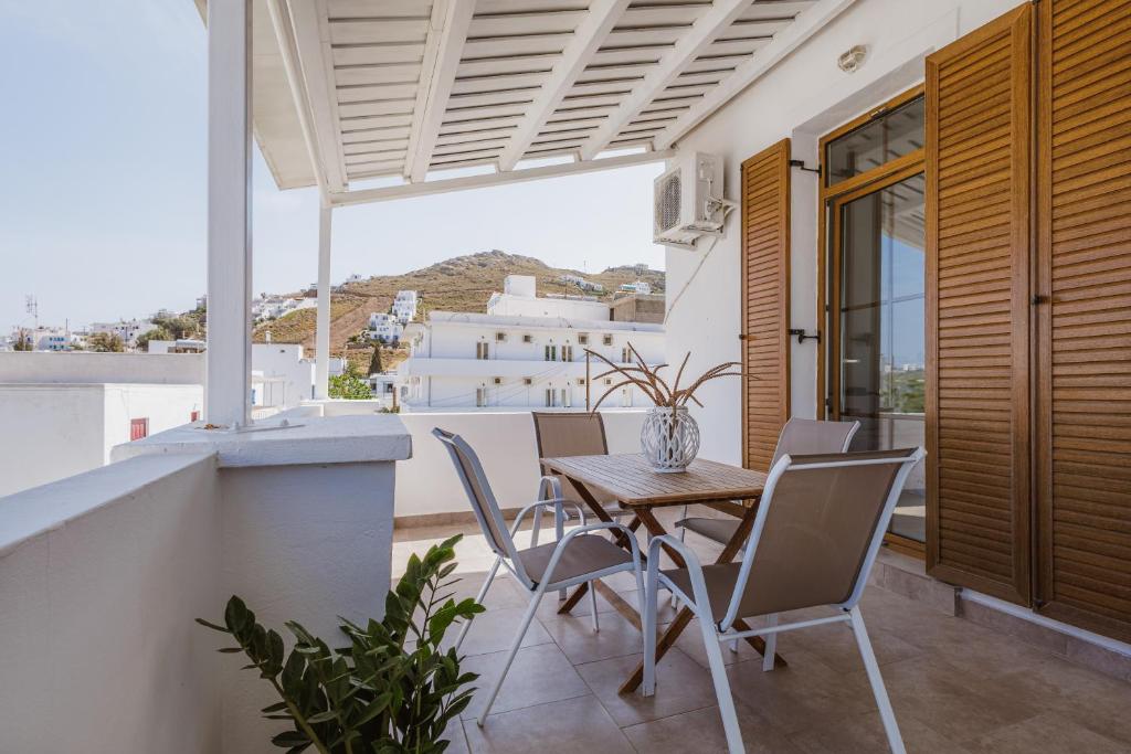 Livadi Studios Serifos