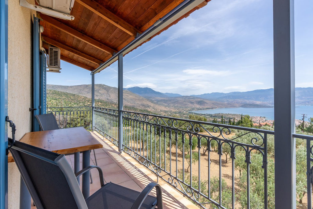 Maistros Studios Galaxidi