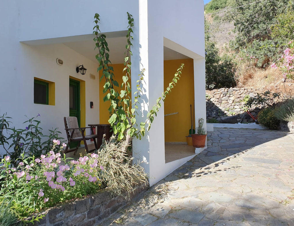 Nisyros Pali Studios