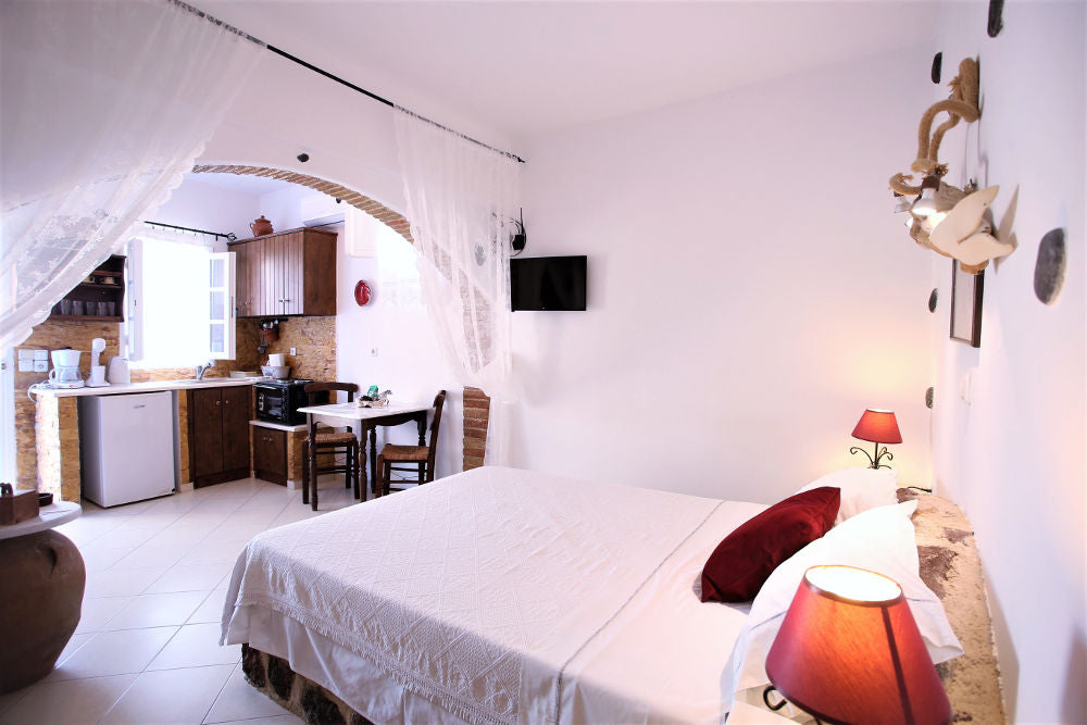 Anafi Roussou Studios