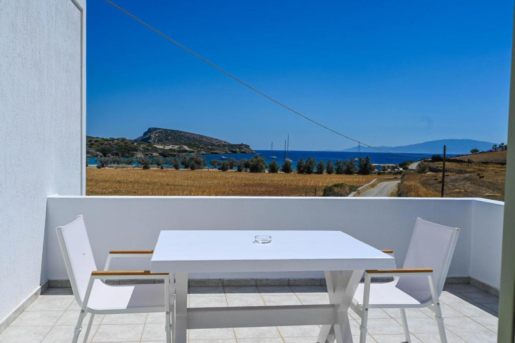 Irene beach hotel Schinoussa