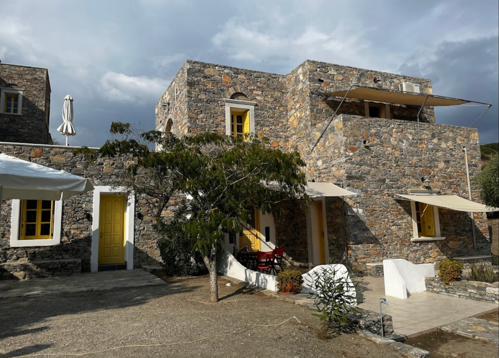 Schinoussa case in pietra