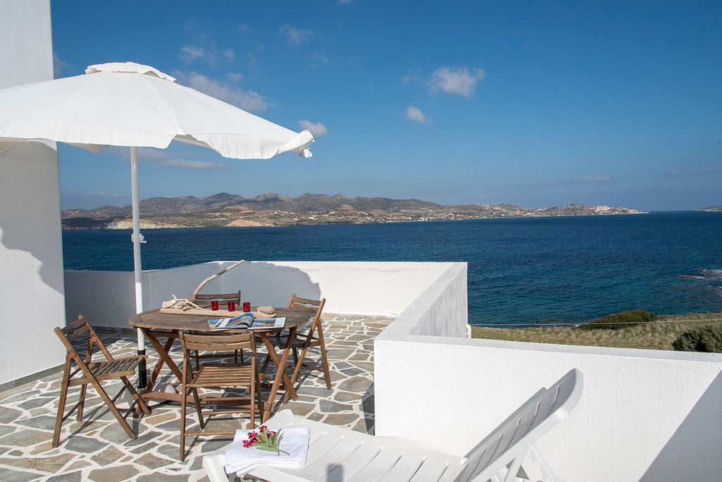 Vista Kimolos Pollonia