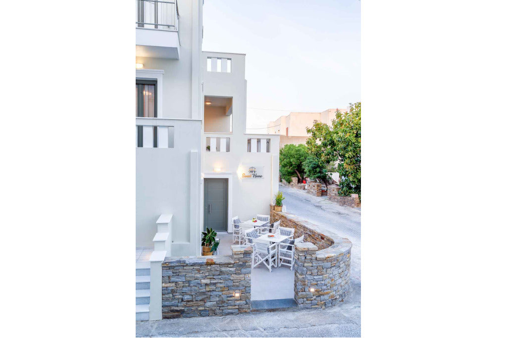 Sweet Home Naxos