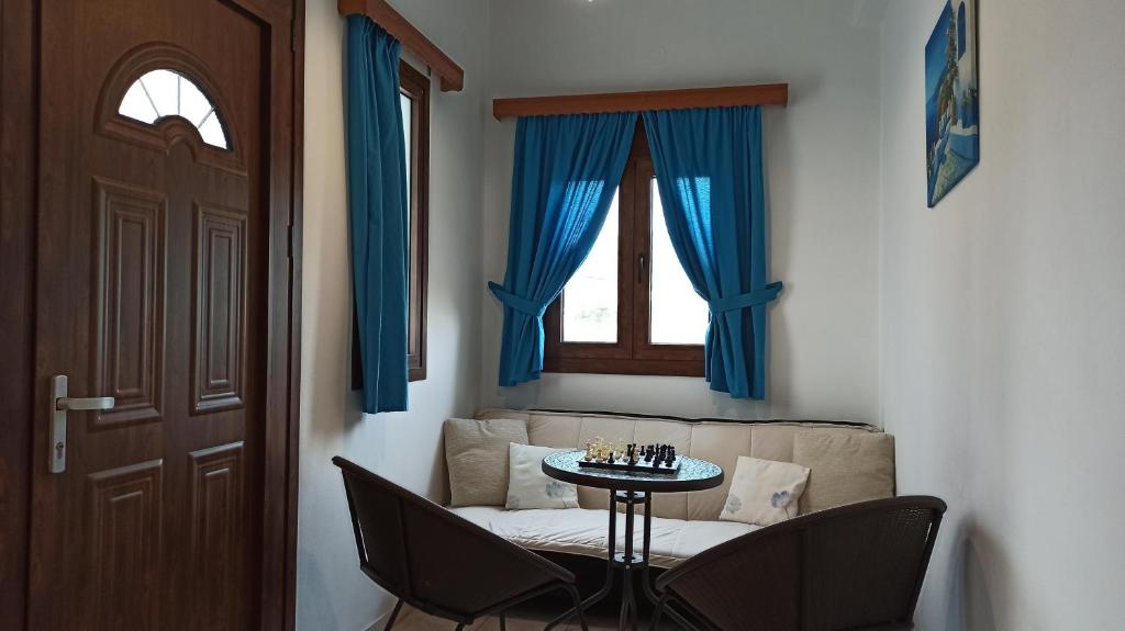 Voula's Garden Apartments