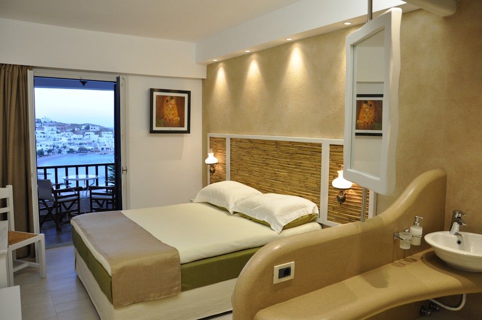 Karavostasi Vrahos Hotel