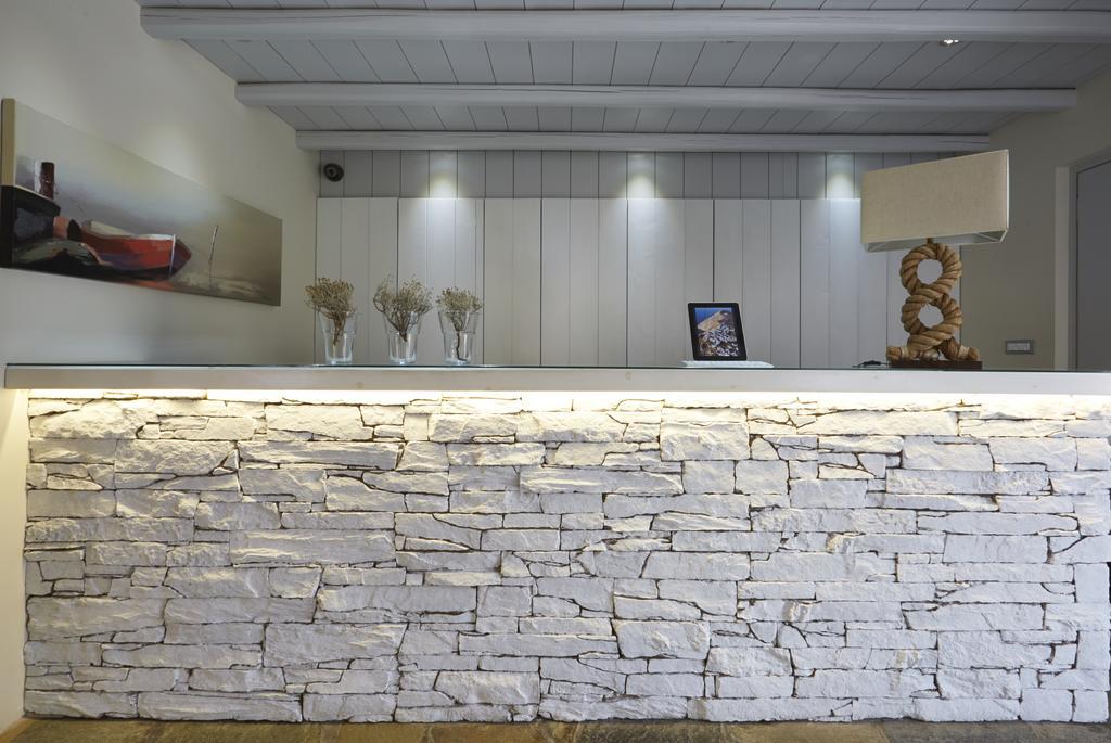 Karavostasi Vrahos Hotel