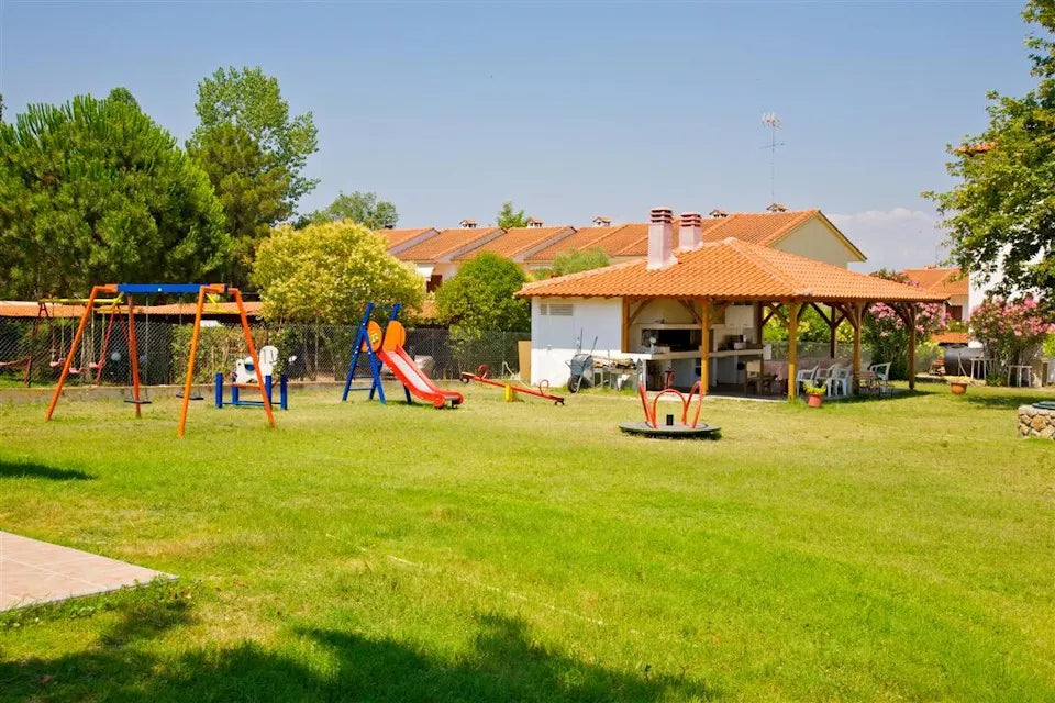 Hotel con grande giardino e barbecue a Vourvourou