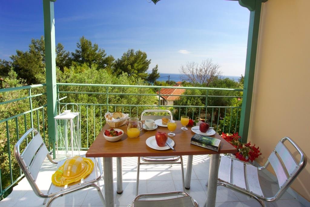 Maria Apartments B&B