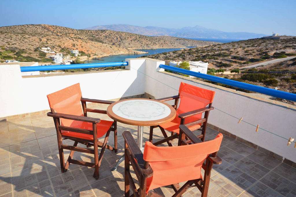 albergo vista mare Iraklia