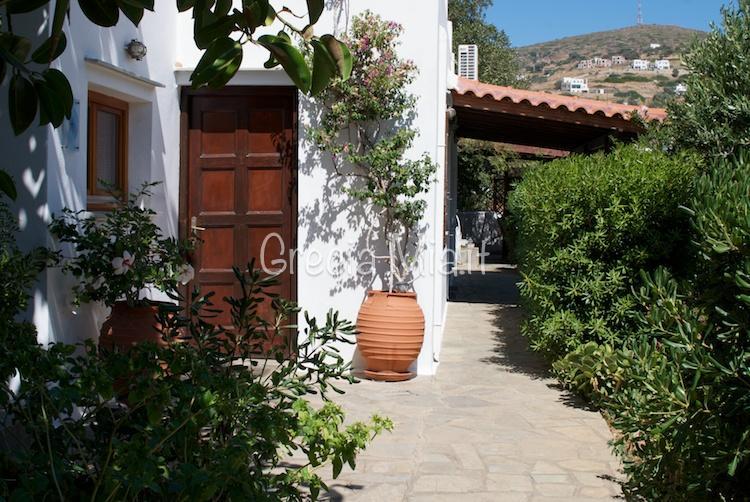 Andros spaziosi appartamenti a Batsi