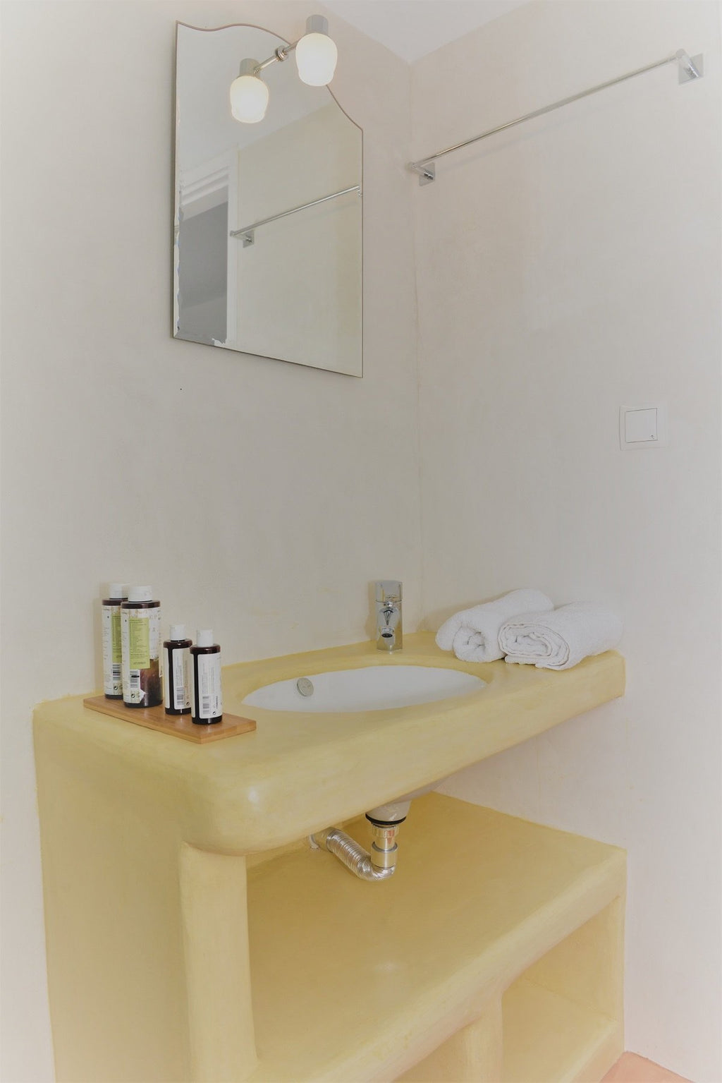 Milos Pollonia appartamento tradizionale