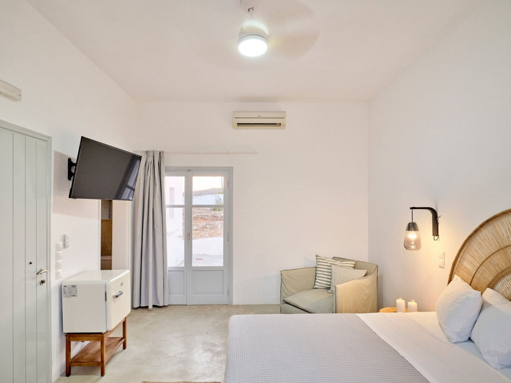 Kimolos Bonatsa Beach Hotel