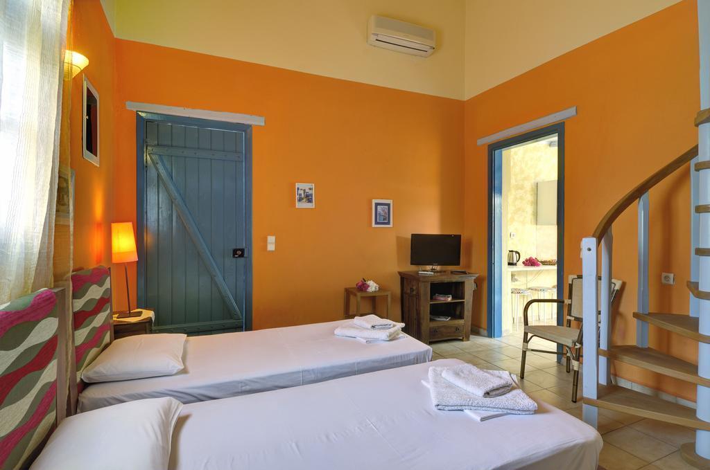 Cavo Perlevos Studios