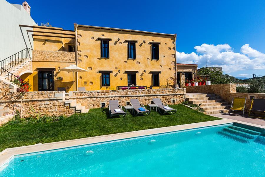 villa con piscina Grecia