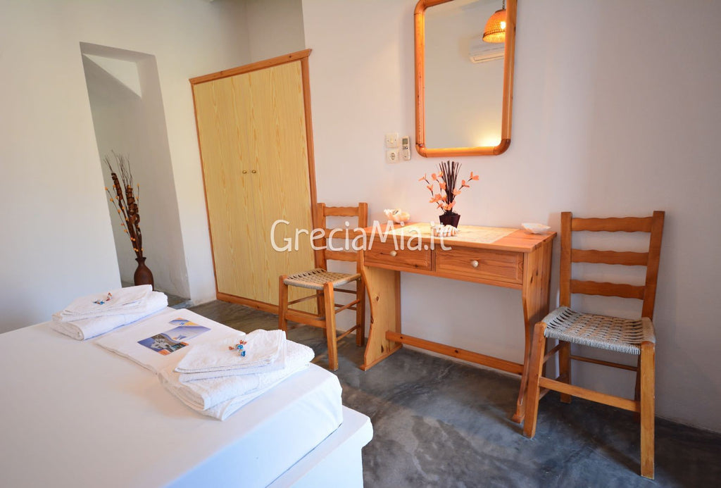 Folegandros camere Angali