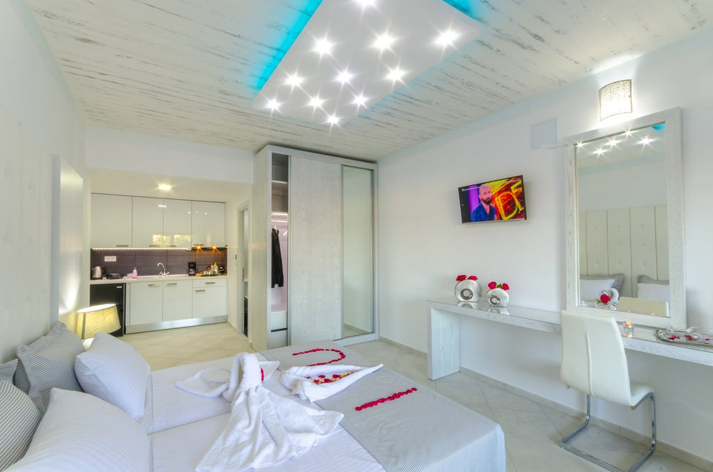 Ftelia Luxury Studios - Skiathos