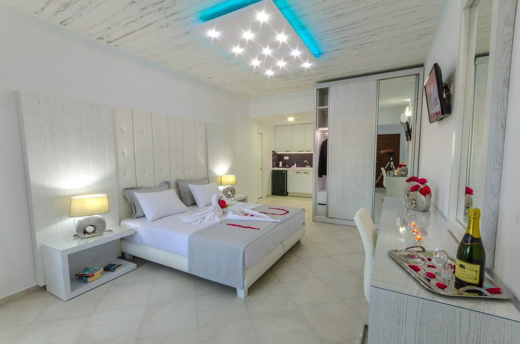 Ftelia Luxury Studios - Skiathos