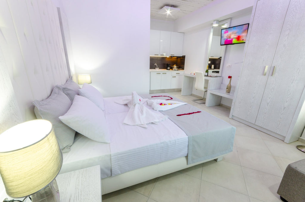 Ftelia Luxury Studios - Skiathos